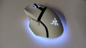 Игровая мышь Razer Basilisk V3 Pro 35K - Phantom White Ed./ Razer Basilisk V3 Pro 35K - Phantom White Ed.